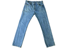 Load image into Gallery viewer, Levi's 501 Button Fly Medium Wash Jeans